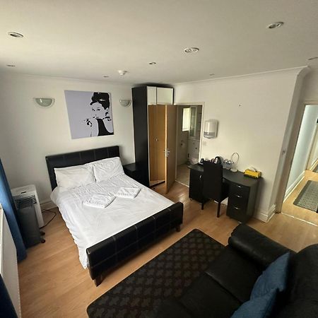 3 Luxury En-Suite Bedrooms Кардиф Екстериор снимка